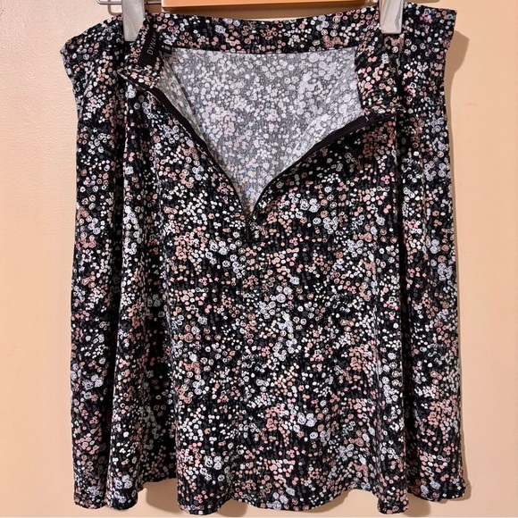 Dynamite| Pretty Aline Flowy Floral A-Line Miniskirt w/Back Zip Sz M - Picture 2 of 4